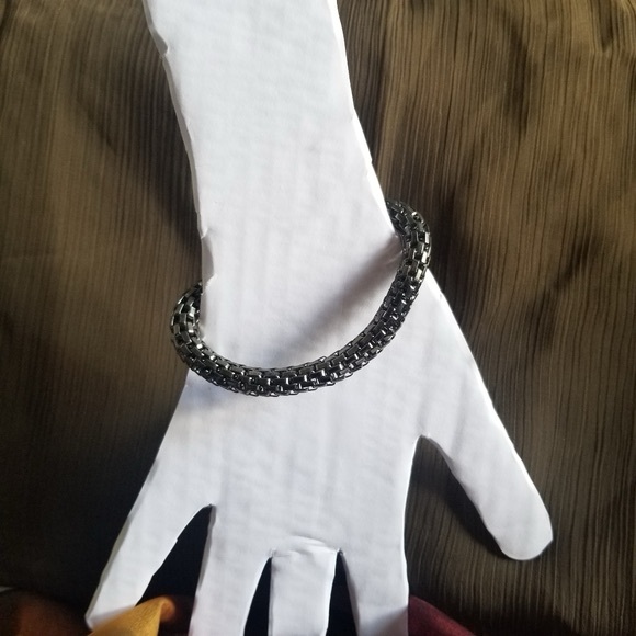 Unisex Dark Gray Chrome Coloured Metal Stretch Rounded Bracelet. EUC - Picture 5 of 8